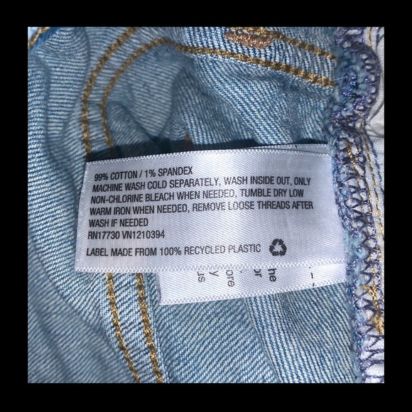 Universal Thread High Rise Shortie High Waisted Light Wash Jean Shorts Sz 2/26R - Picture 13 of 16